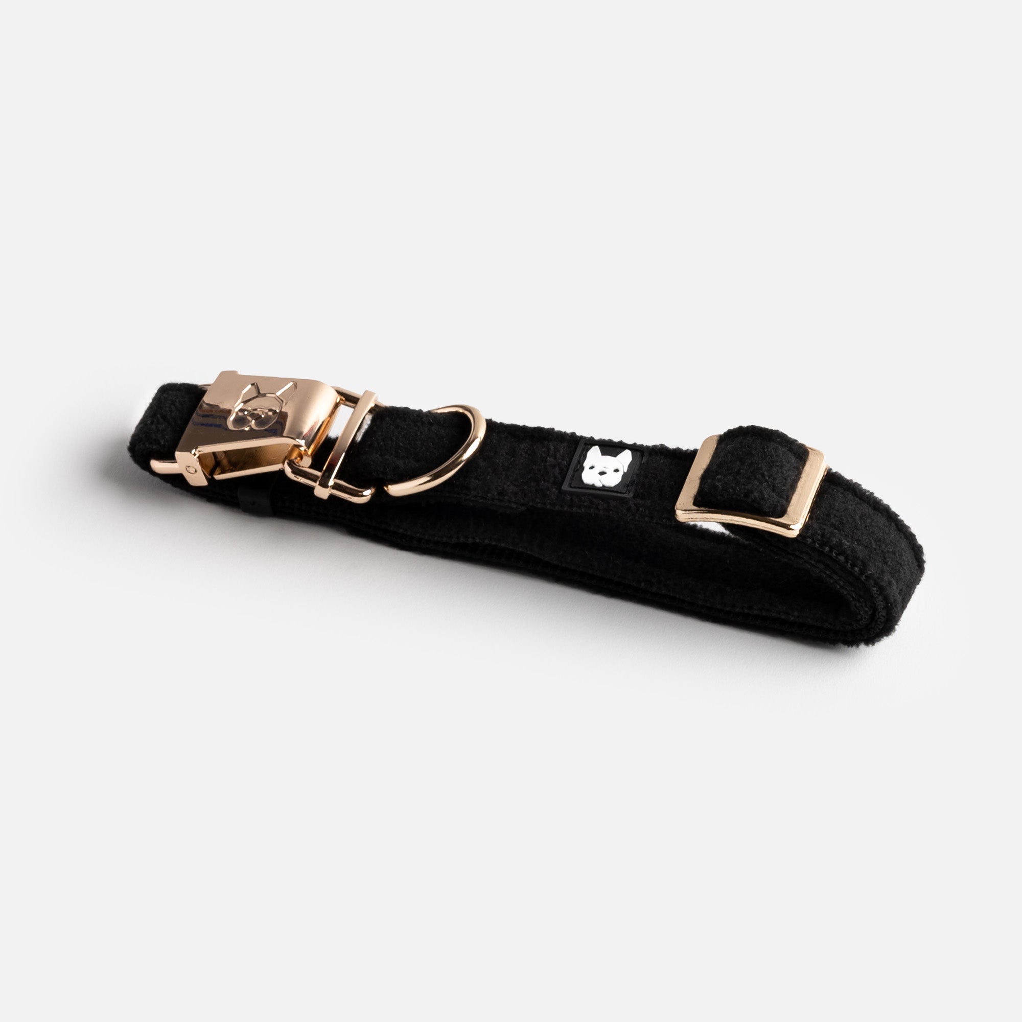 Black velvet hot sale dog collar